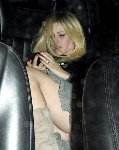 Avril Lavigne desnuda. Foto - 24