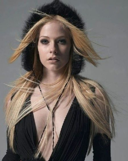 Avril Lavigne desnuda. Foto - 40