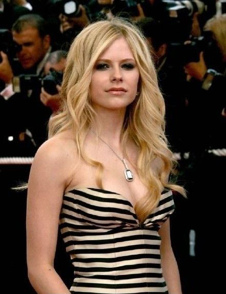 Avril Lavigne nuda. Foto - 46