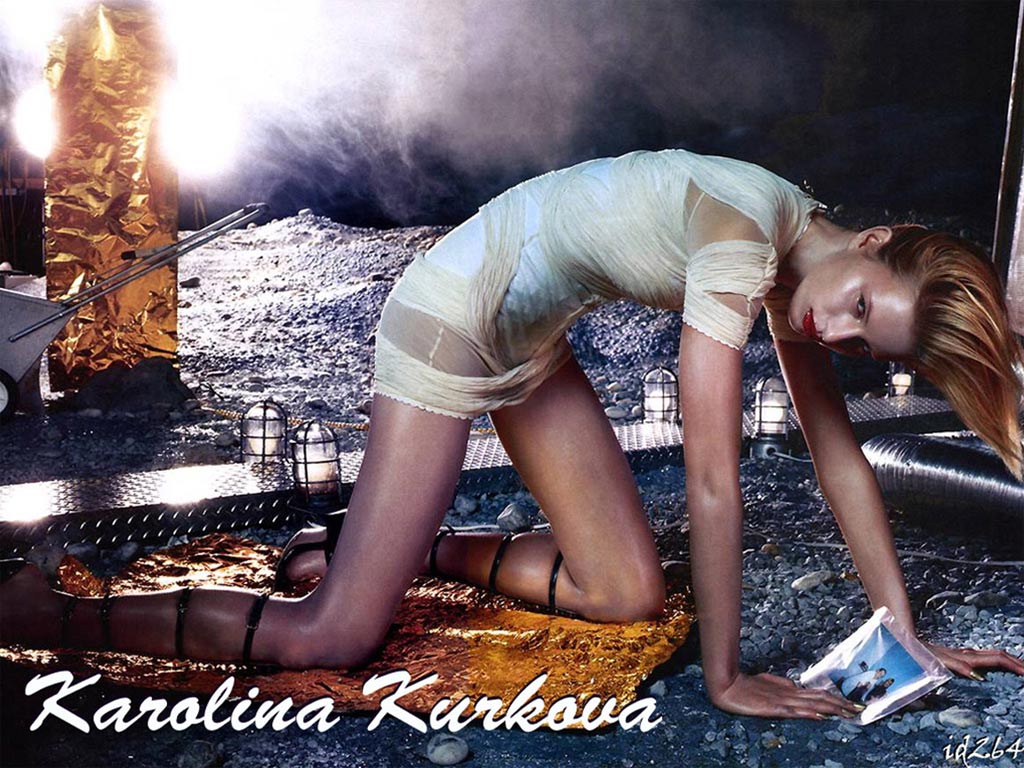 Karolína Kurková nuda. Foto - 6