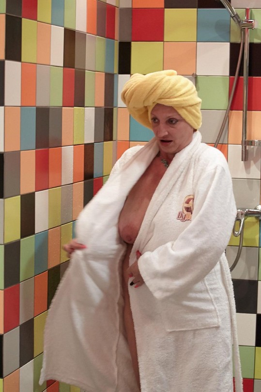 Regina Rázlová desnuda. Foto - 2