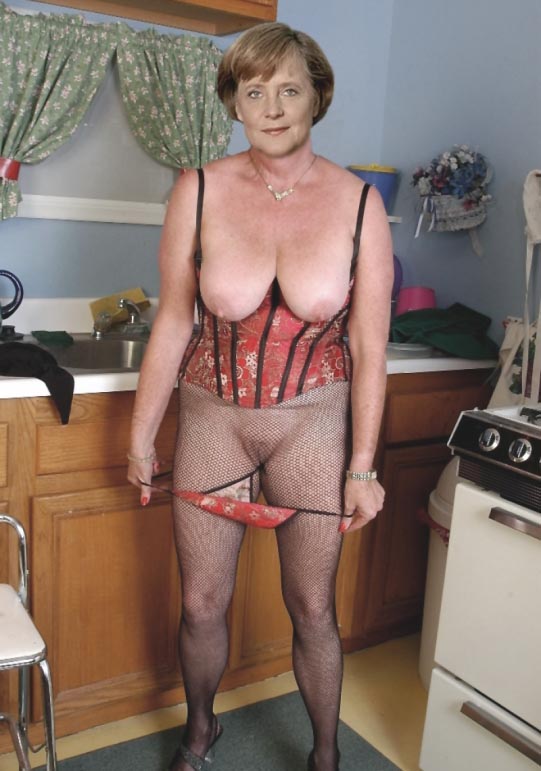 Angela Merkel nue. Photo - 42
