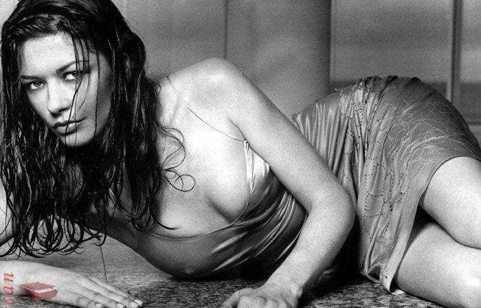 Catherine Zeta-Jones nue. Photo - 2