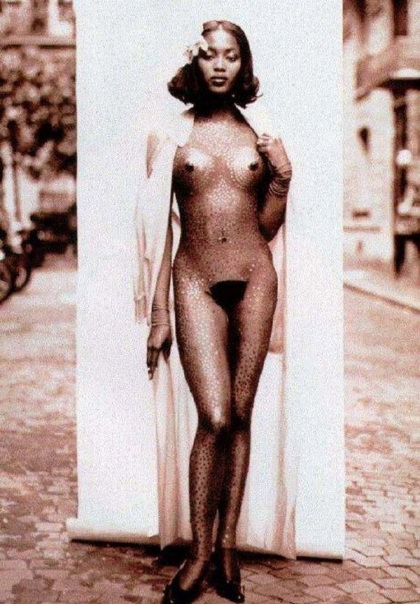 Naomi Campbell nahá. Foto - 31