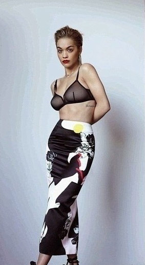 Rita Ora desnuda. Foto - 12