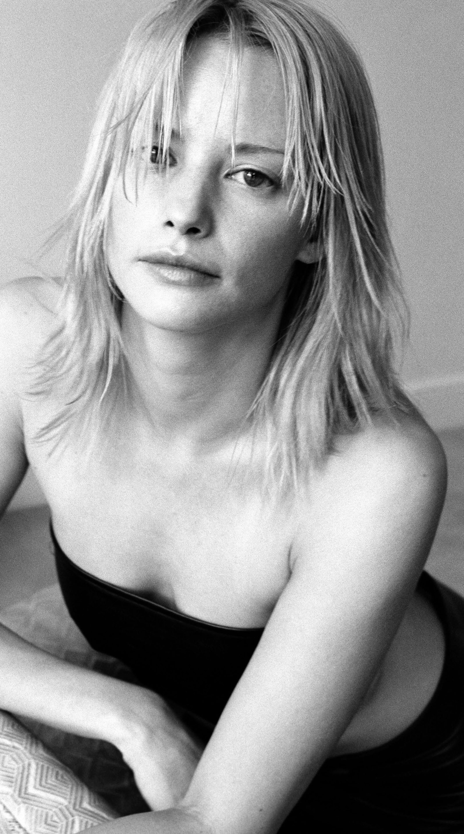 Sienna Guillory nue. Photo - 11