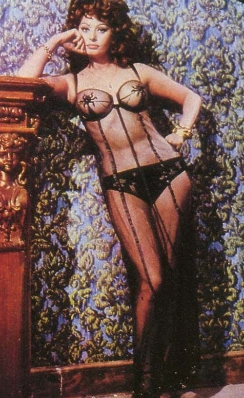 Sophia Loren nahá. Foto - 13