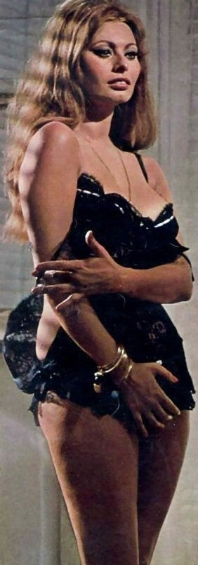 Sophia Loren nahá. Foto - 27
