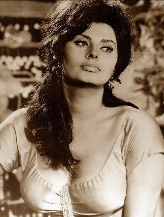 Sophia Loren nago. Zdjęcie - 30