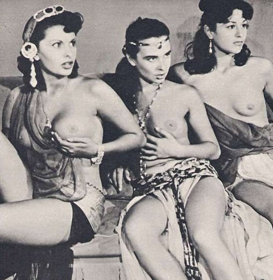 Sophia Loren nahá. Foto - 41