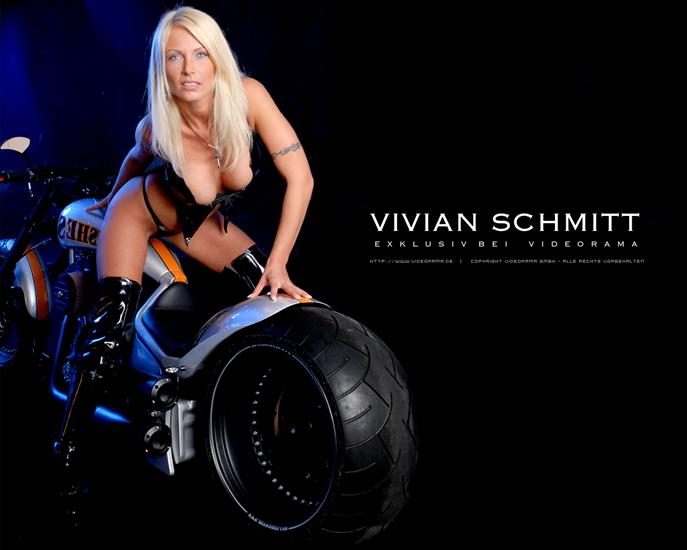 Vivian Schmitt nahá. Foto - 4