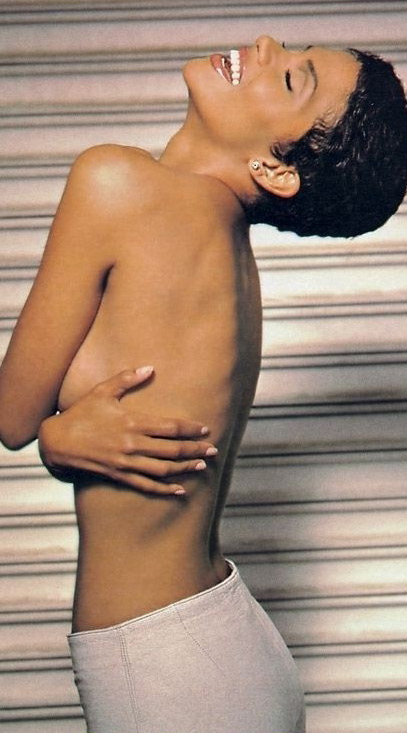 Halle Berry nahá. Foto - 16