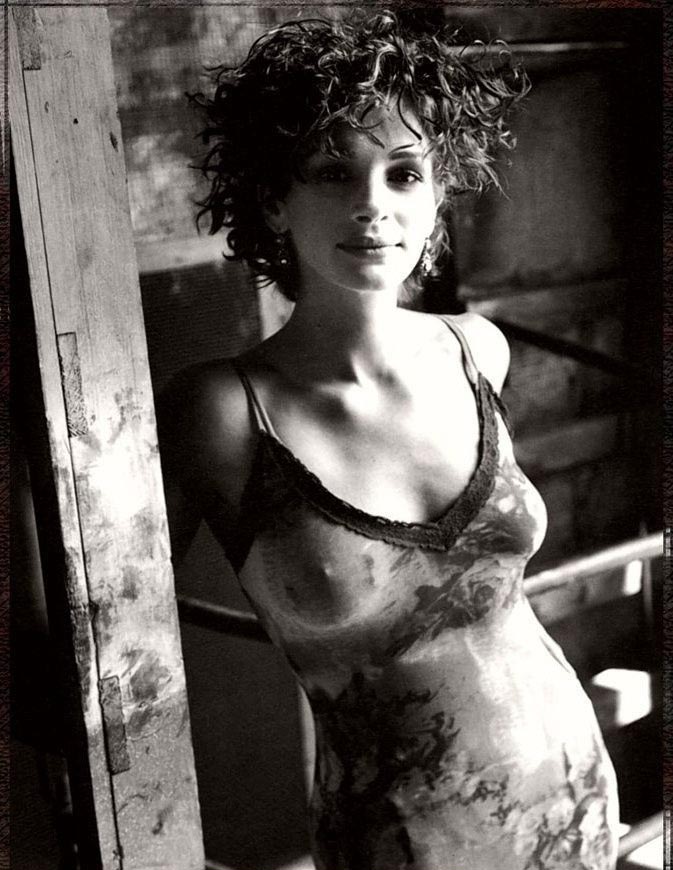 Julia Roberts nue. Photo - 75