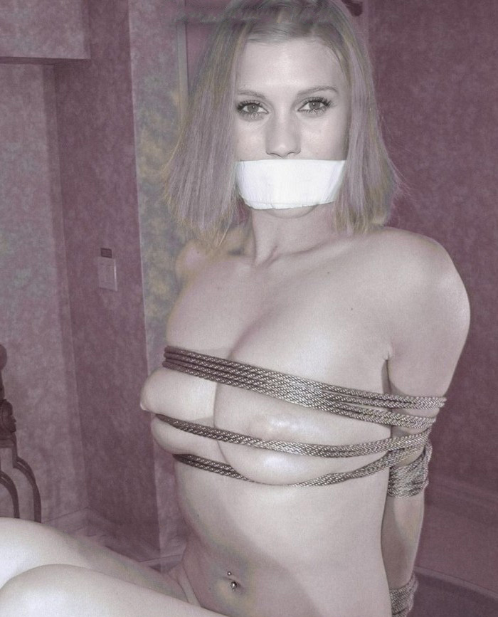 Katee Sackhoff nuda. Foto - 11