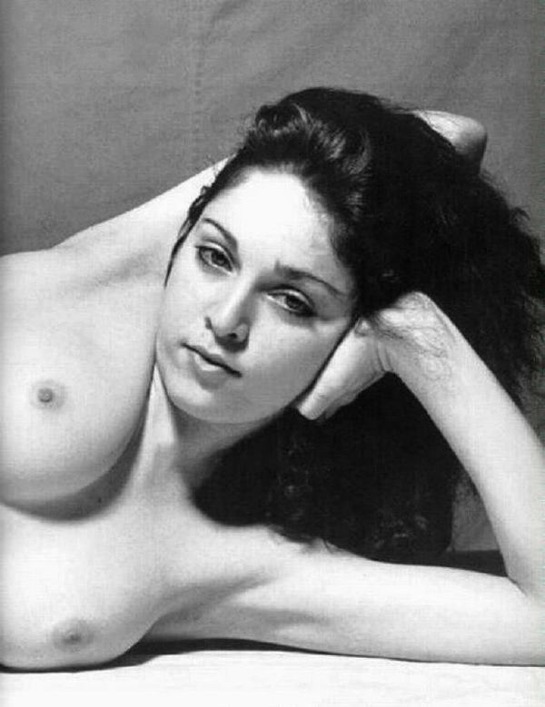 Madonna nahá. Foto - 26