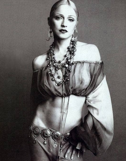 Голая Мадонна. Фото - 35