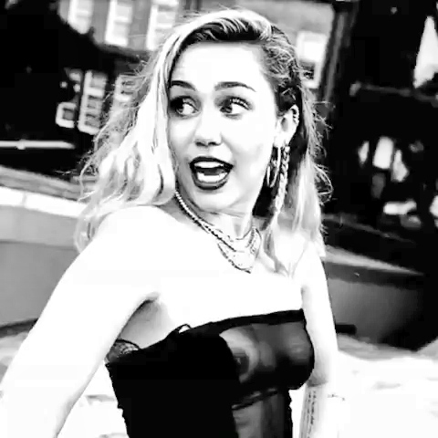 Miley Cyrus nuda. Foto - 15