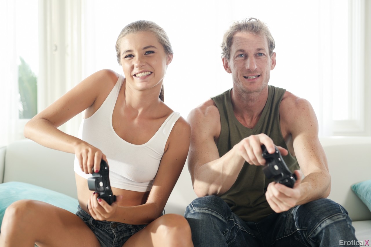 Young porn photos. Gallery № 10454. Photo - 1