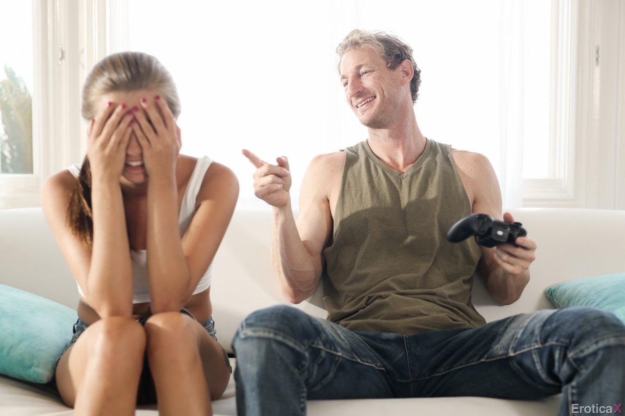 Young porn photos. Gallery № 10454. Photo - 2