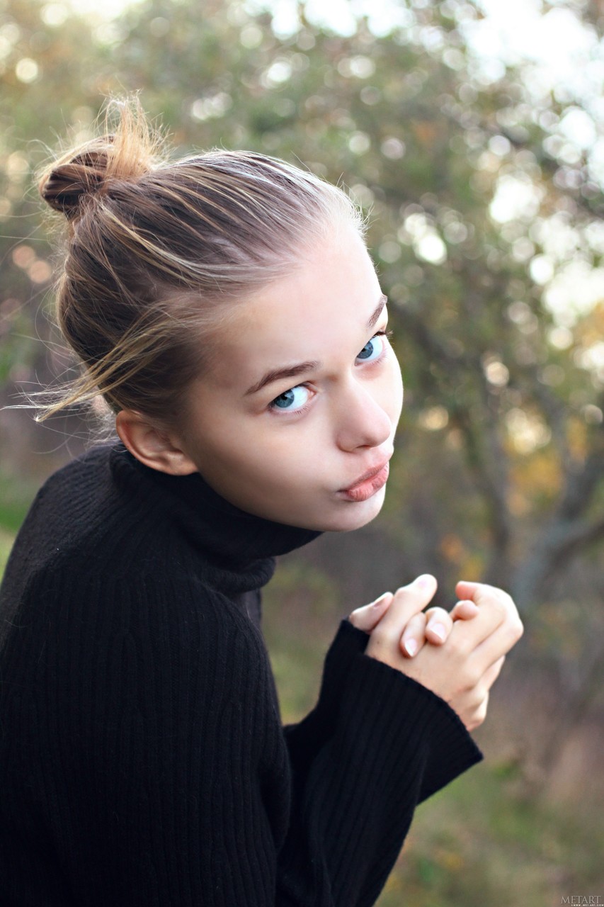 Young porn photos. Gallery № 11361. Photo - 2